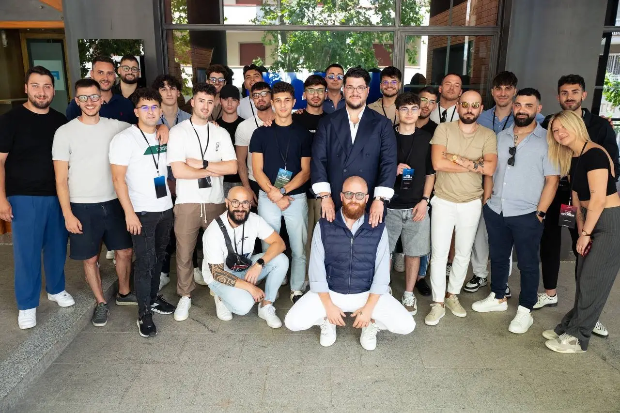 Foto di gruppo della community AF a The Broker VIP Experience